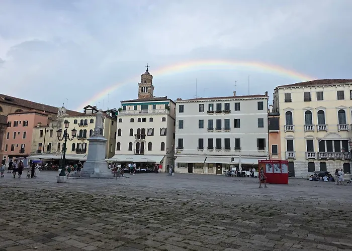 Friendly Venice Suites